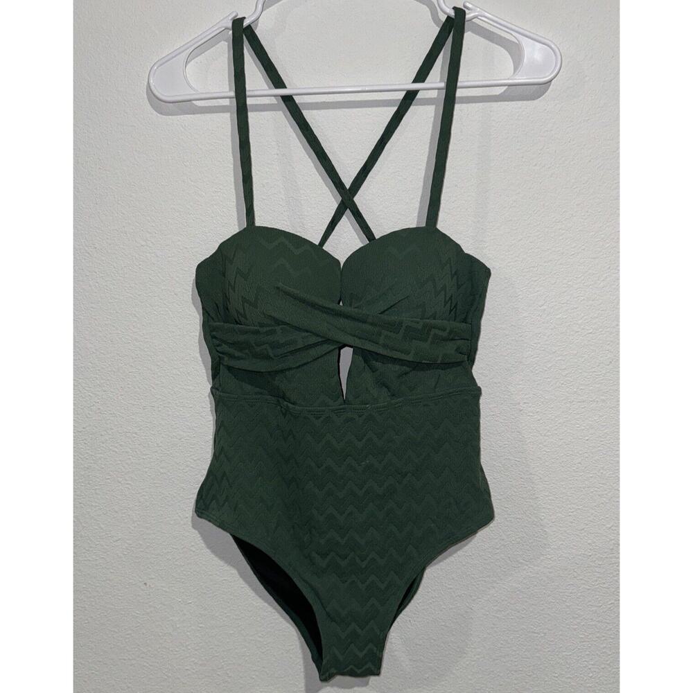 CUPSHE Women's One Piece Swimsuit Bathing Suit Wrapped Back Cut Out Adjustable M